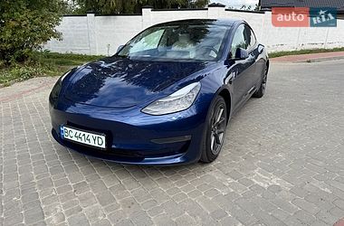Седан Tesla Model 3 2022 в Львове