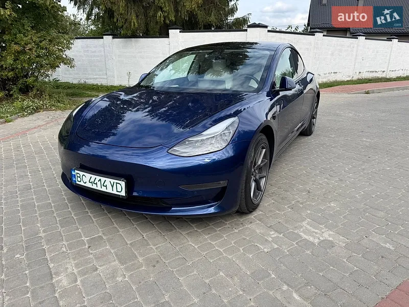 Tesla Model 3 2022