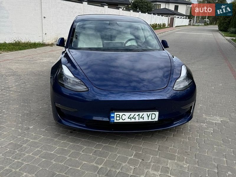 Седан Tesla Model 3 2022 в Львові