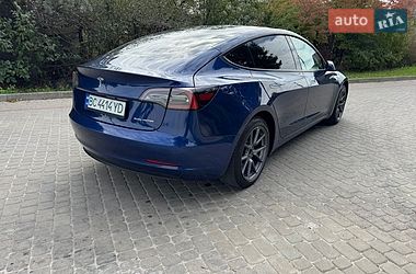 Седан Tesla Model 3 2022 в Львові