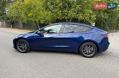Седан Tesla Model 3 2022 в Львові