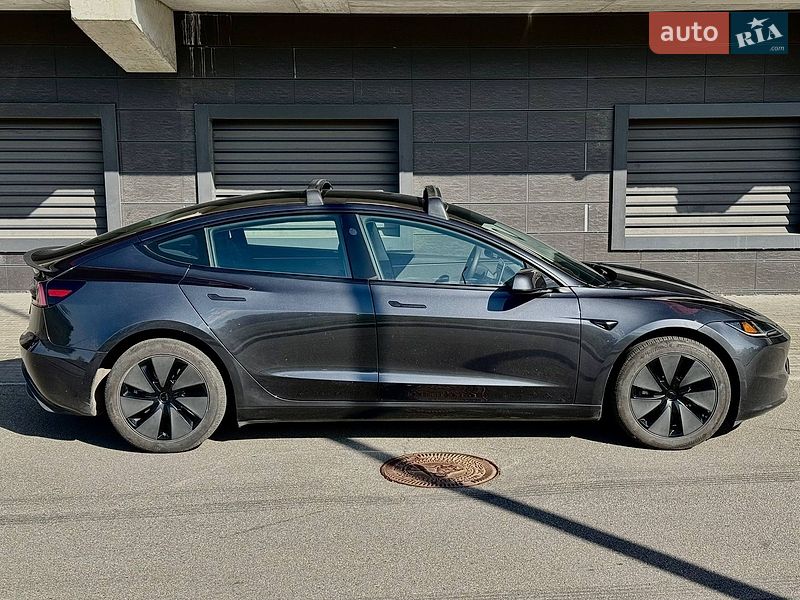 Седан Tesla Model 3 2024 в Києві
