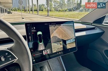 Седан Tesla Model 3 2024 в Києві