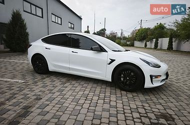 Седан Tesla Model 3 2021 в Івано-Франківську