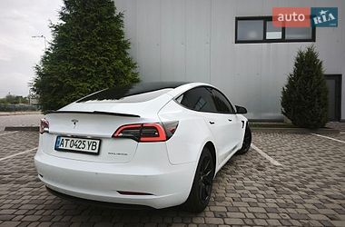 Седан Tesla Model 3 2021 в Івано-Франківську