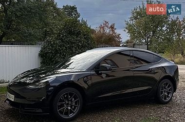 Седан Tesla Model 3 2021 в Косове