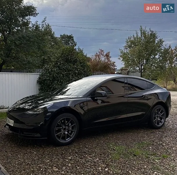 Tesla Model 3 2021