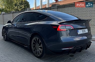 Седан Tesla Model 3 2021 в Києві