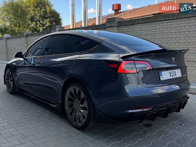Седан Tesla Model 3 2021 в Києві