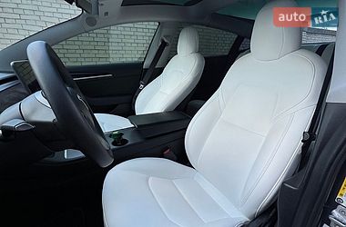 Седан Tesla Model 3 2021 в Києві