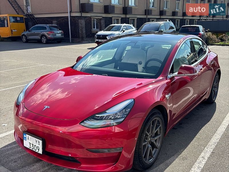 Седан Tesla Model 3 2018 в Киеве