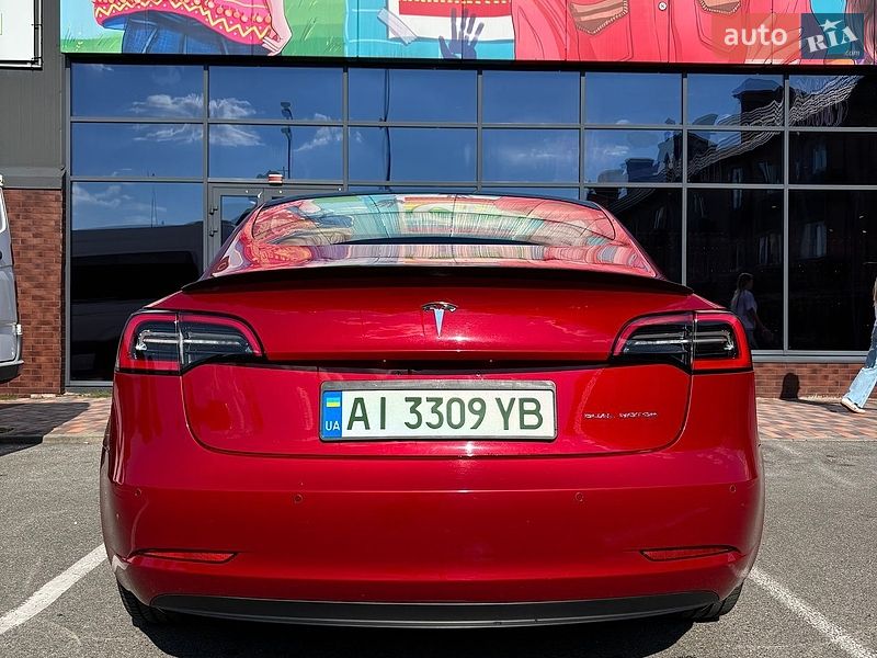 Седан Tesla Model 3 2018 в Киеве
