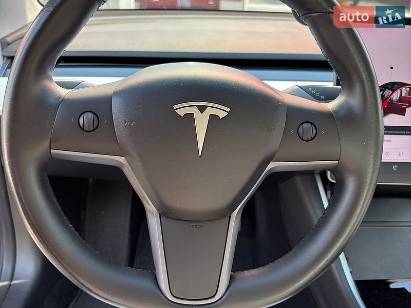 Седан Tesla Model 3 2018 в Киеве