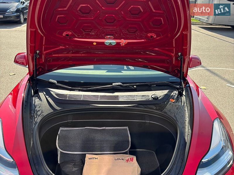 Седан Tesla Model 3 2018 в Киеве