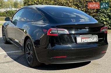 Седан Tesla Model 3 2021 в Киеве