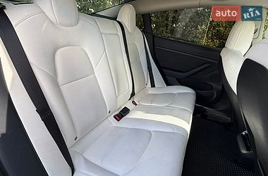 Седан Tesla Model 3 2021 в Киеве