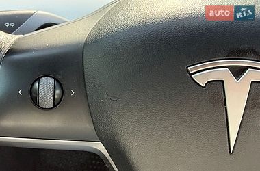 Седан Tesla Model 3 2021 в Киеве