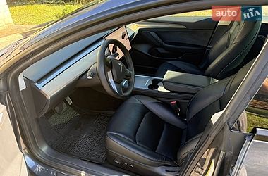 Седан Tesla Model 3 2022 в Бориславі