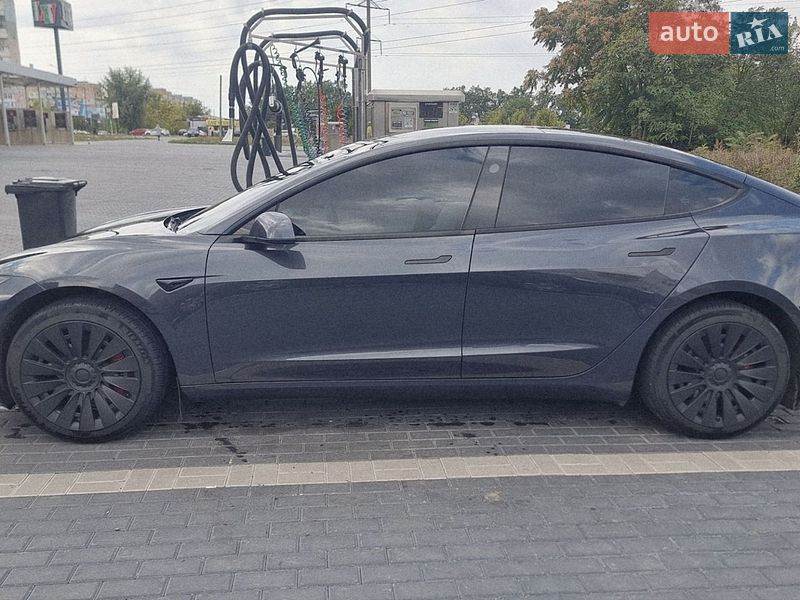 Седан Tesla Model 3 2025 в Кропивницькому