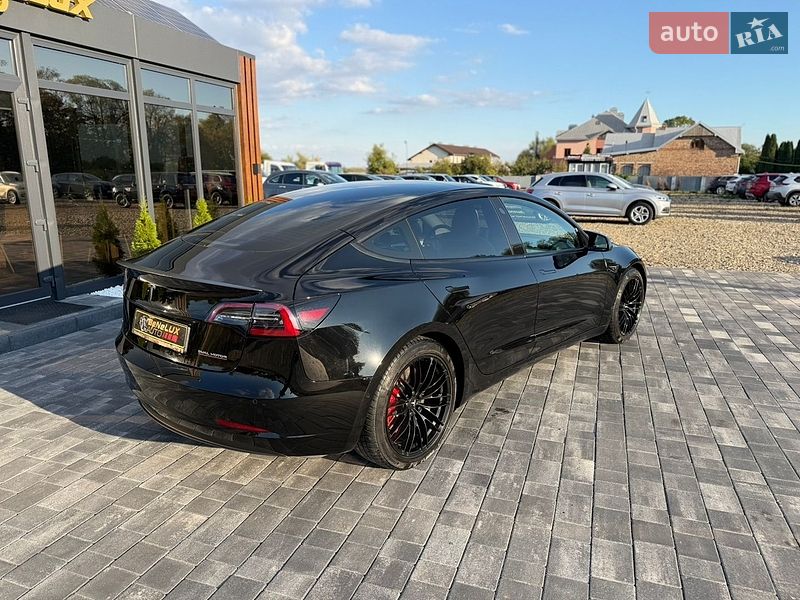 Седан Tesla Model 3 2021 в Коломые