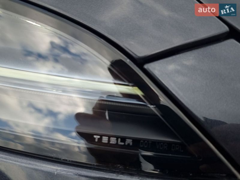 Седан Tesla Model 3 2025 в Кропивницькому