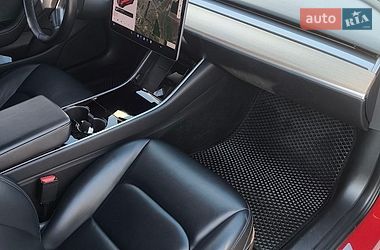 Седан Tesla Model 3 2018 в Староконстантинове