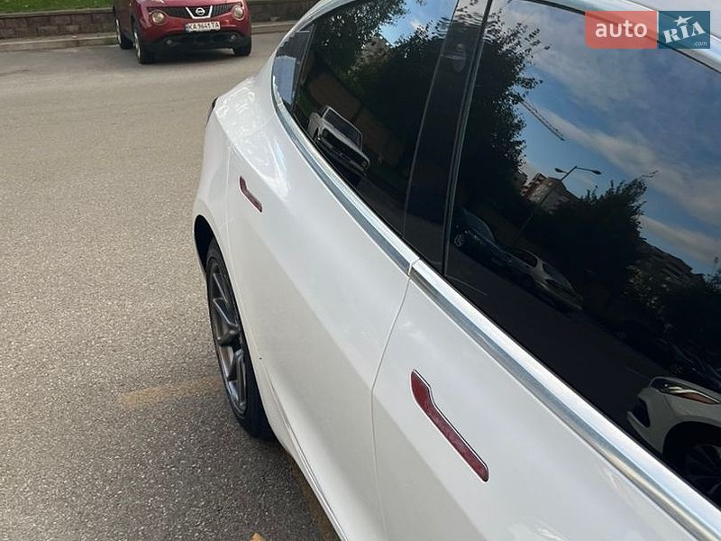 Седан Tesla Model 3 2020 в Києві