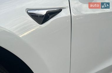 Седан Tesla Model 3 2020 в Києві