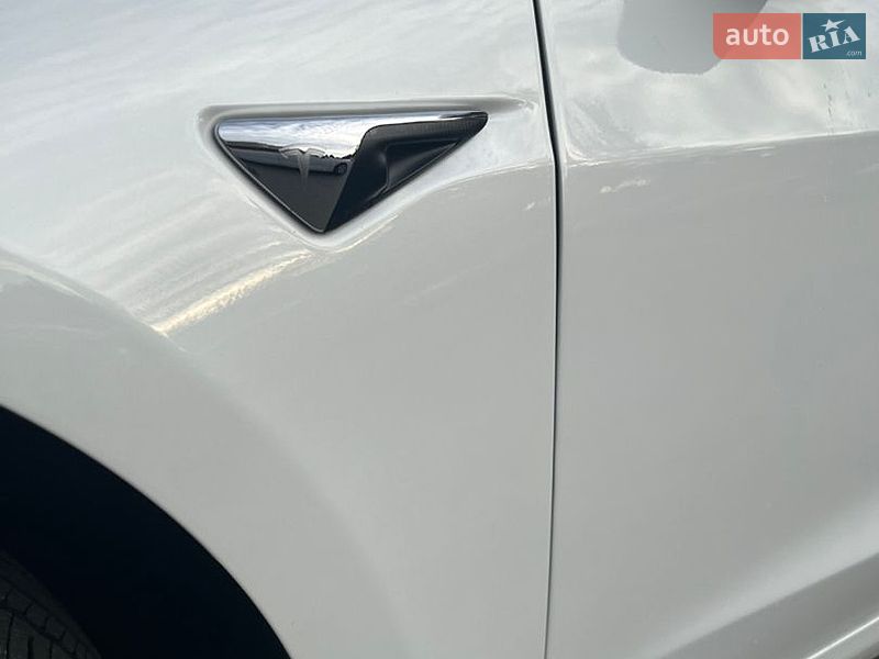 Седан Tesla Model 3 2020 в Києві