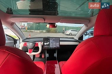 Седан Tesla Model 3 2020 в Києві