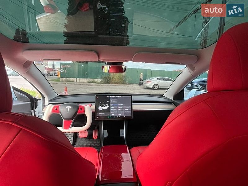 Седан Tesla Model 3 2020 в Києві