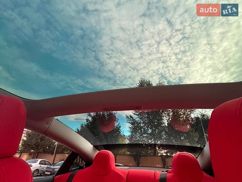 Седан Tesla Model 3 2020 в Києві