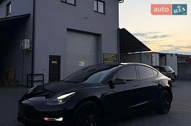 Седан Tesla Model 3 2021 в Львові