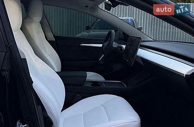 Седан Tesla Model 3 2021 в Львові