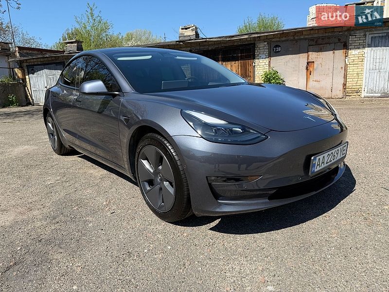Седан Tesla Model 3 2022 в Києві