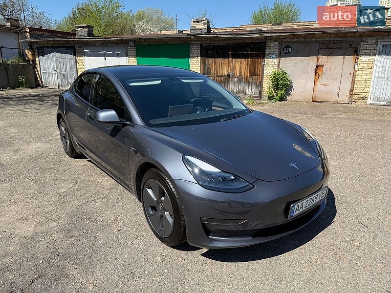Седан Tesla Model 3 2022 в Києві