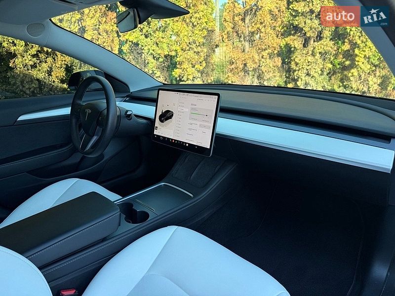 Седан Tesla Model 3 2022 в Львове фото 16 Седан Tesla Model 3 2022 в Львове
