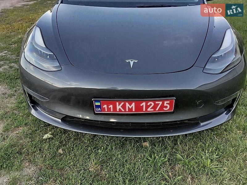 Седан Tesla Model 3 2023 в Олександрії