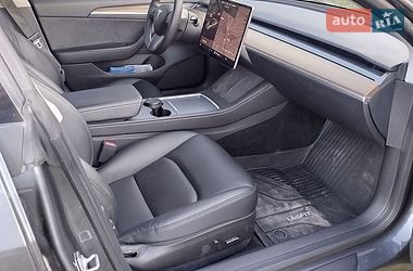 Седан Tesla Model 3 2023 в Олександрії