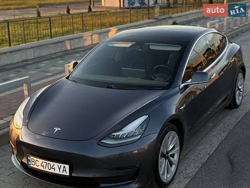 Tesla Model 3 2019