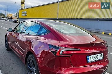 Седан Tesla Model 3 2024 в Києві