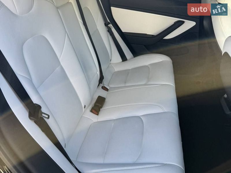Седан Tesla Model 3 2021 в Києві