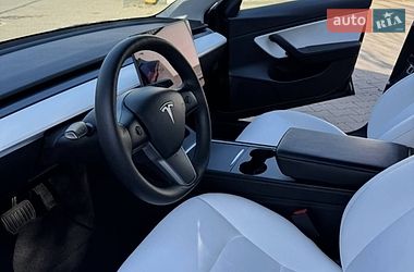 Седан Tesla Model 3 2021 в Києві