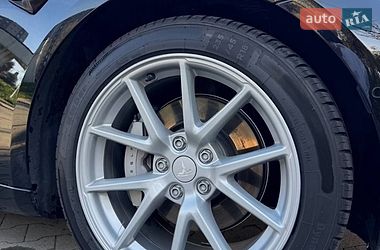 Седан Tesla Model 3 2021 в Києві
