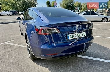 Седан Tesla Model 3 2023 в Києві
