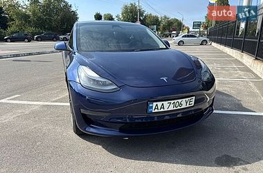 Седан Tesla Model 3 2023 в Києві