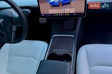 Седан Tesla Model 3 2023 в Дніпрі