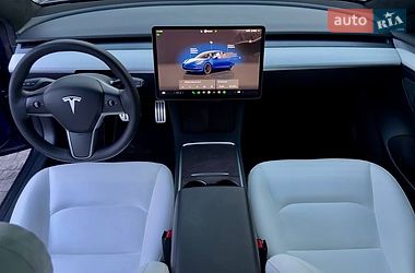 Седан Tesla Model 3 2023 в Дніпрі