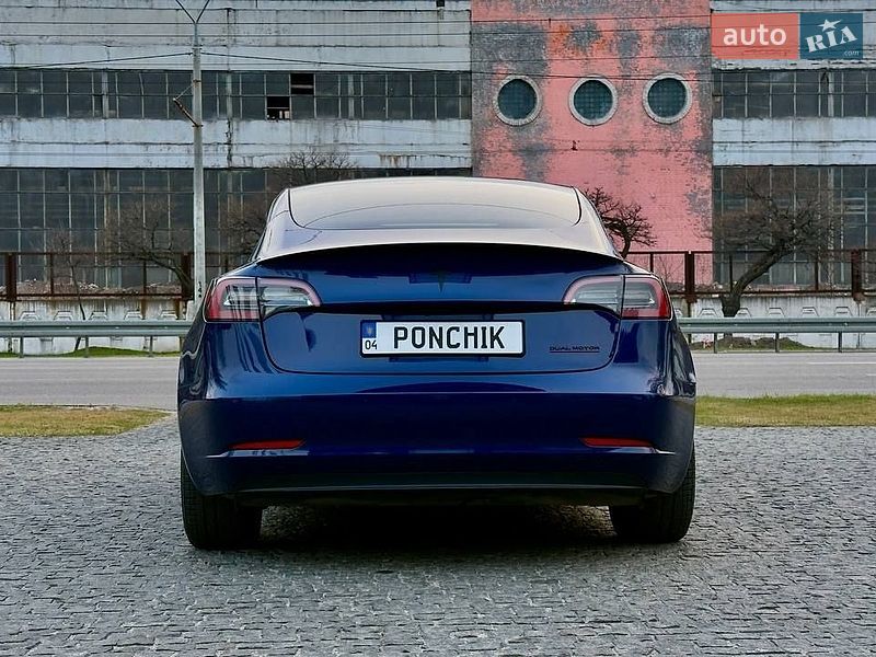 Седан Tesla Model 3 2023 в Дніпрі