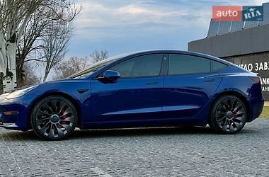 Седан Tesla Model 3 2023 в Дніпрі